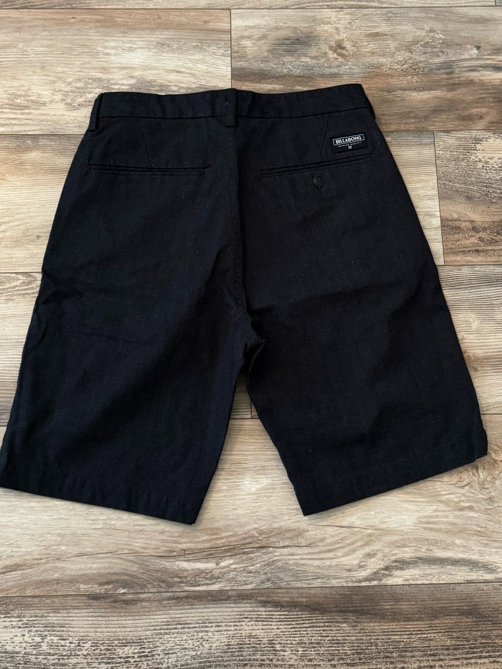 Billabong Men's Dark Grey Flat Front Casual Shorts Size 30 Thick Classic Style - Picture 2 of 9